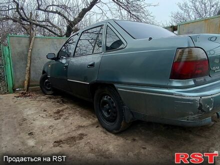 Зеленый Дэу Нексия, объемом двигателя 1.5 л и пробегом 331 тыс. км за 2300 $, фото 1 на Automoto.ua