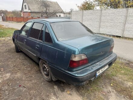 Зеленый Дэу Нексия, объемом двигателя 1.5 л и пробегом 300 тыс. км за 450 $, фото 1 на Automoto.ua