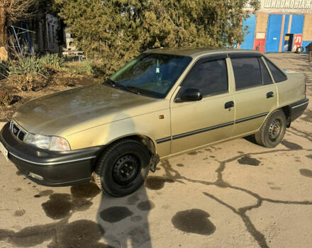 Зеленый Дэу Нексия, объемом двигателя 1.5 л и пробегом 225 тыс. км за 2350 $, фото 1 на Automoto.ua