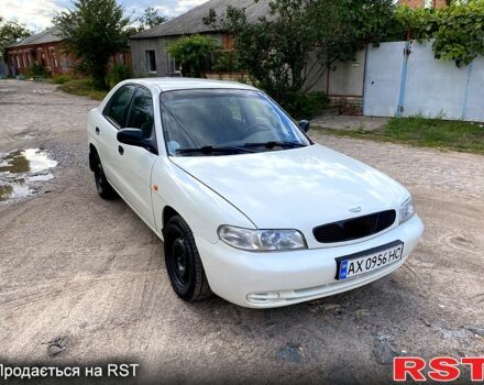 Белый Дэу Нубира, объемом двигателя 1.6 л и пробегом 200 тыс. км за 1850 $, фото 3 на Automoto.ua