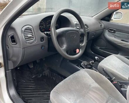 Белый Дэу Нубира, объемом двигателя 1.6 л и пробегом 250 тыс. км за 1500 $, фото 21 на Automoto.ua