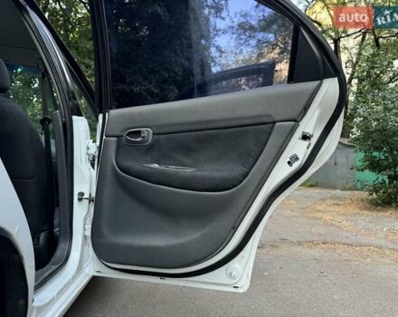 Белый Дэу Нубира, объемом двигателя 1.6 л и пробегом 373 тыс. км за 2100 $, фото 27 на Automoto.ua