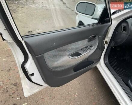 Белый Дэу Нубира, объемом двигателя 1.6 л и пробегом 250 тыс. км за 1500 $, фото 16 на Automoto.ua