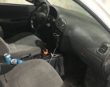 Белый Дэу Нубира, объемом двигателя 1.6 л и пробегом 400 тыс. км за 1800 $, фото 5 на Automoto.ua