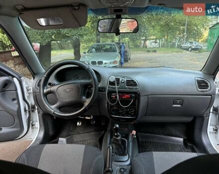 Белый Дэу Нубира, объемом двигателя 1.6 л и пробегом 373 тыс. км за 2100 $, фото 26 на Automoto.ua