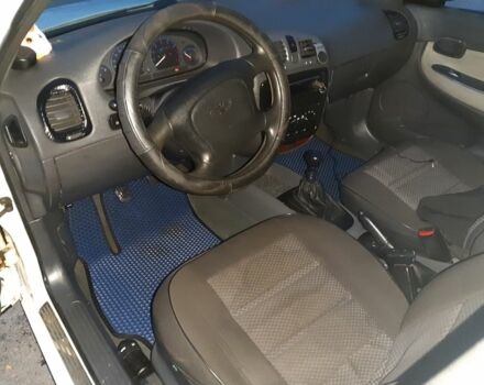 Дэу Нубира 1998 в Запорожье на Automoto.ua Белый Дэу Нубира, объемом двигателя 1.6 л и пробегом 360 тыс. км за 2000 $, фото 4 на Automoto.ua