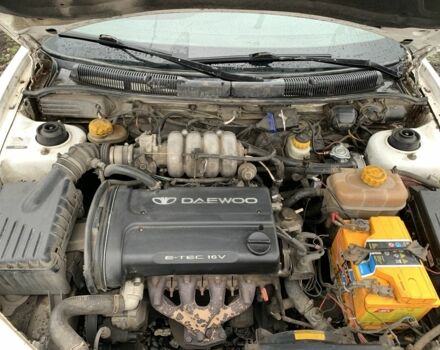 Белый Дэу Нубира, объемом двигателя 1.6 л и пробегом 380 тыс. км за 1900 $, фото 6 на Automoto.ua