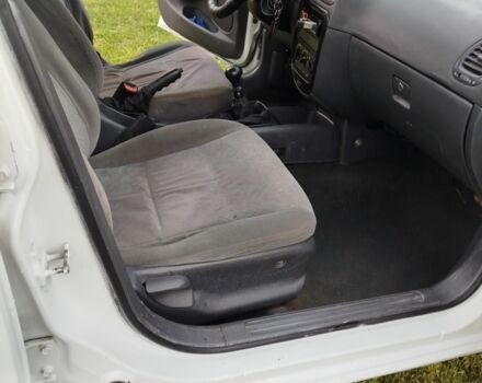 Дэу Нубира 1998 в Камень-Каширский на Automoto.ua Белый Дэу Нубира, объемом двигателя 1.6 л и пробегом 270 тыс. км за 1230 $, фото 6 на Automoto.ua