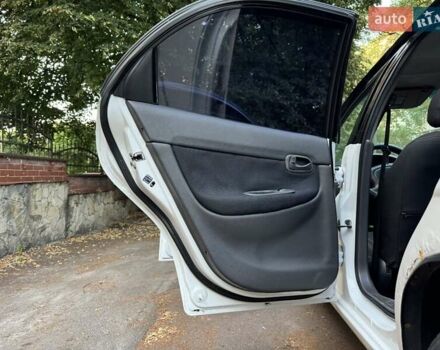 Белый Дэу Нубира, объемом двигателя 1.6 л и пробегом 373 тыс. км за 2100 $, фото 54 на Automoto.ua