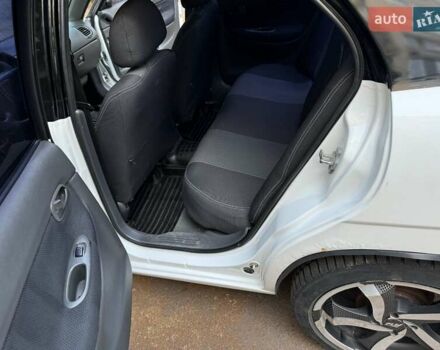 Белый Дэу Нубира, объемом двигателя 1.6 л и пробегом 373 тыс. км за 2100 $, фото 18 на Automoto.ua