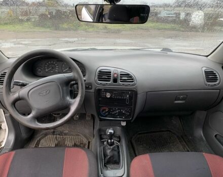 Белый Дэу Нубира, объемом двигателя 1.6 л и пробегом 380 тыс. км за 1900 $, фото 4 на Automoto.ua