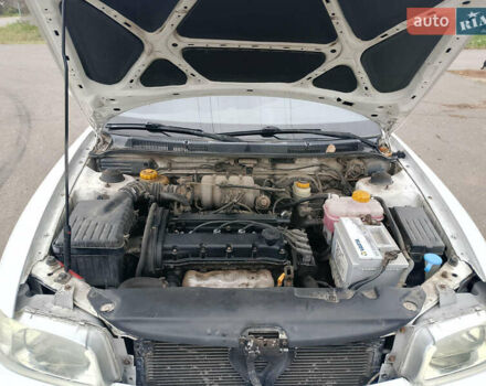 Белый Дэу Нубира, объемом двигателя 1.6 л и пробегом 196 тыс. км за 2100 $, фото 7 на Automoto.ua