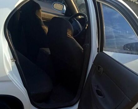 Белый Дэу Нубира, объемом двигателя 1.6 л и пробегом 365 тыс. км за 1800 $, фото 3 на Automoto.ua