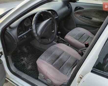 Дэу Нубира 2003 в Ромнах на Automoto.ua Белый Дэу Нубира, объемом двигателя 1.6 л и пробегом 300 тыс. км за 2800 $, фото 6 на Automoto.ua