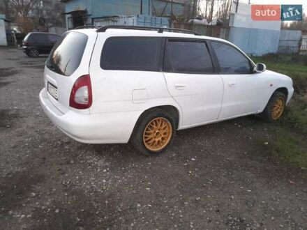 Белый Дэу Нубира, объемом двигателя 2 л и пробегом 300 тыс. км за 1600 $, фото 1 на Automoto.ua