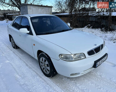 Белый Дэу Нубира, объемом двигателя 1.6 л и пробегом 350 тыс. км за 1800 $, фото 1 на Automoto.ua
