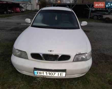 Белый Дэу Нубира, объемом двигателя 1.6 л и пробегом 300 тыс. км за 1500 $, фото 1 на Automoto.ua