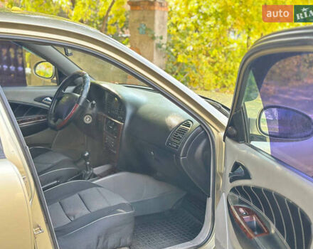 Бежевый Дэу Нубира, объемом двигателя 2 л и пробегом 220 тыс. км за 2200 $, фото 9 на Automoto.ua