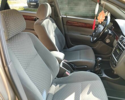 Бежевий Деу Нубіра, об'ємом двигуна 1.8 л та пробігом 158 тис. км за 4700 $, фото 16 на Automoto.ua