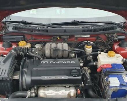 Красный Дэу Нубира, объемом двигателя 1.6 л и пробегом 275 тыс. км за 3700 $, фото 3 на Automoto.ua