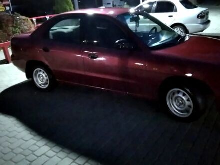 Дэу Нубира 1998 в Синельниковом на Automoto.ua Красный Дэу Нубира, объемом двигателя 1.6 л и пробегом 155 тыс. км за 2000 $, фото 1 на Automoto.ua