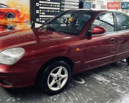 Красный Дэу Нубира, объемом двигателя 2 л и пробегом 305 тыс. км за 2500 $, фото 1 на Automoto.ua