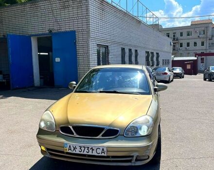 Желтый Дэу Нубира, объемом двигателя 2 л и пробегом 310 тыс. км за 2200 $, фото 1 на Automoto.ua