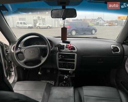 Серый Дэу Нубира, объемом двигателя 1.6 л и пробегом 280 тыс. км за 1800 $, фото 5 на Automoto.ua