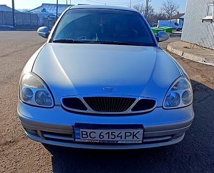 Серый Дэу Нубира, объемом двигателя 2 л и пробегом 270 тыс. км за 2750 $, фото 1 на Automoto.ua