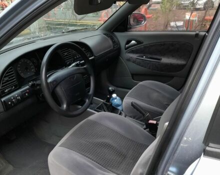 Сірий Деу Нубіра, об'ємом двигуна 1.6 л та пробігом 198 тис. км за 2000 $, фото 3 на Automoto.ua