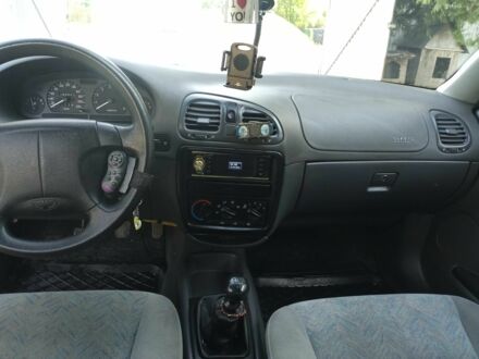 Деу Нубіра 1998 у Береговом на Automoto.ua Сірий Деу Нубіра, об'ємом двигуна 1.6 л та пробігом 182 тис. км за 1755 $, фото 1 на Automoto.ua