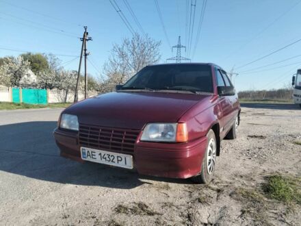 Дэу Рейсер 1995 в Каменское - Днепродзержинск на Automoto.ua Красный Дэу Рейсер, объемом двигателя 1.5 л и пробегом 280 тыс. км за 55000 $, фото 1 на Automoto.ua