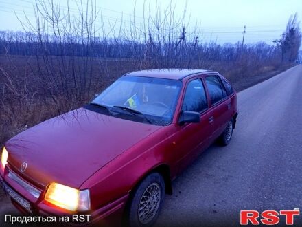 Дэу Рейсер 1996 в Сумах на Automoto.ua Красный Дэу Рейсер, объемом двигателя 1.5 л и пробегом 280 тыс. км за 1300 $, фото 1 на Automoto.ua