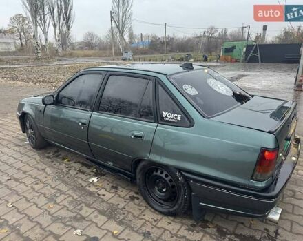 Зеленый Дэу Рейсер, объемом двигателя 1.5 л и пробегом 128 тыс. км за 1472 $, фото 6 на Automoto.ua