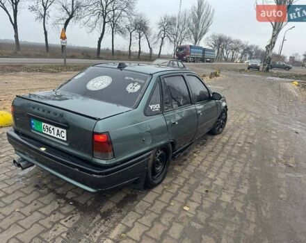 Зеленый Дэу Рейсер, объемом двигателя 1.5 л и пробегом 128 тыс. км за 1472 $, фото 4 на Automoto.ua