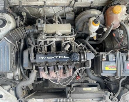 Белый Дэу Сенс, объемом двигателя 1.5 л и пробегом 450 тыс. км за 500 $, фото 5 на Automoto.ua