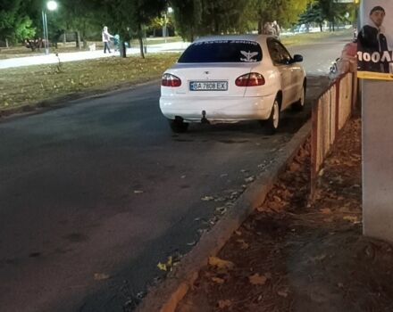 Белый Дэу Сенс, объемом двигателя 1.5 л и пробегом 270 тыс. км за 2200 $, фото 5 на Automoto.ua