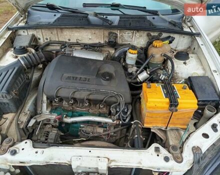 Деу Сенс 2003 у Валках на Automoto.ua Білий Деу Сенс, об'ємом двигуна 1.3 л та пробігом 300 тис. км за 947 $, фото 10 на Automoto.ua