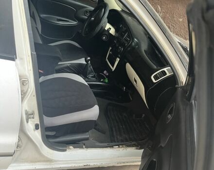 Білий Деу Сенс, об'ємом двигуна 1.3 л та пробігом 2 тис. км за 1000 $, фото 5 на Automoto.ua