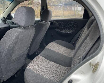 Белый Дэу Сенс, объемом двигателя 1.3 л и пробегом 200 тыс. км за 1550 $, фото 6 на Automoto.ua