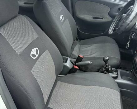 Білий Деу Сенс, об'ємом двигуна 1.3 л та пробігом 257 тис. км за 1950 $, фото 11 на Automoto.ua