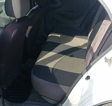 Белый Дэу Сенс, объемом двигателя 1.5 л и пробегом 241 тыс. км за 2200 $, фото 3 на Automoto.ua