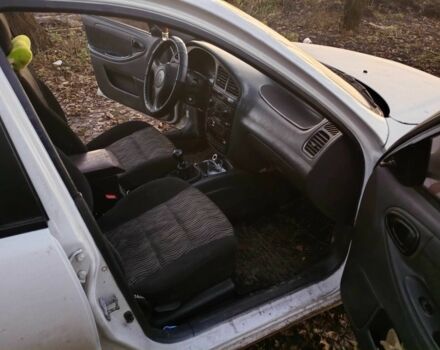 Белый Дэу Сенс, объемом двигателя 1.5 л и пробегом 288 тыс. км за 1400 $, фото 3 на Automoto.ua