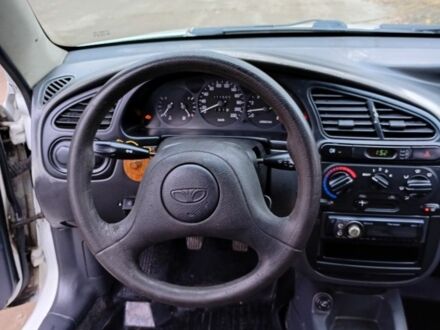 Деу Сенс 2001 у Харкові на Automoto.ua Білий Деу Сенс, об'ємом двигуна 0 л та пробігом 250 тис. км за 2100 $, фото 1 на Automoto.ua