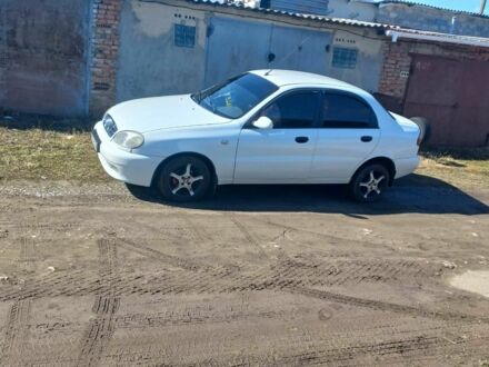 Белый Дэу Сенс, объемом двигателя 1 л и пробегом 160 тыс. км за 900 $, фото 1 на Automoto.ua