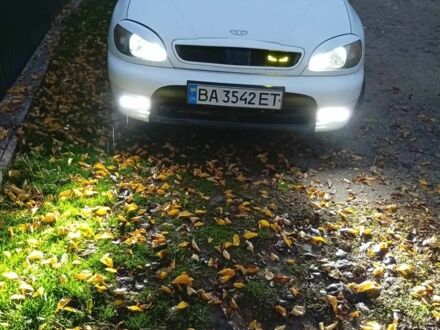 Дэу Сенс 2003 в Онуфриевке на Automoto.ua Белый Дэу Сенс, объемом двигателя 1.3 л и пробегом 300 тыс. км за 2200 $, фото 1 на Automoto.ua