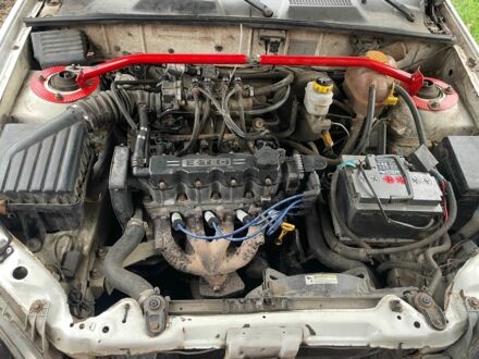 Білий Деу Сенс, об'ємом двигуна 1.5 л та пробігом 160 тис. км за 946 $, фото 1 на Automoto.ua