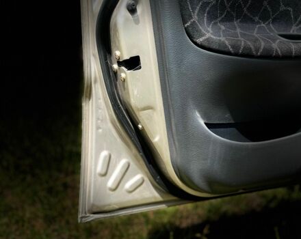 Бежевый Дэу Сенс, объемом двигателя 1.3 л и пробегом 170 тыс. км за 2200 $, фото 7 на Automoto.ua