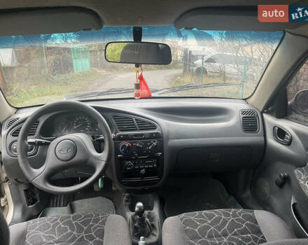 Бежевый Дэу Сенс, объемом двигателя 1.3 л и пробегом 300 тыс. км за 1250 $, фото 4 на Automoto.ua