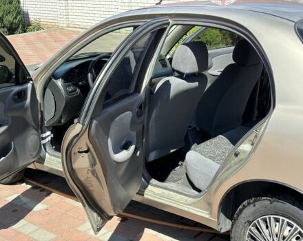 Бежевый Дэу Сенс, объемом двигателя 1.5 л и пробегом 230 тыс. км за 2300 $, фото 10 на Automoto.ua